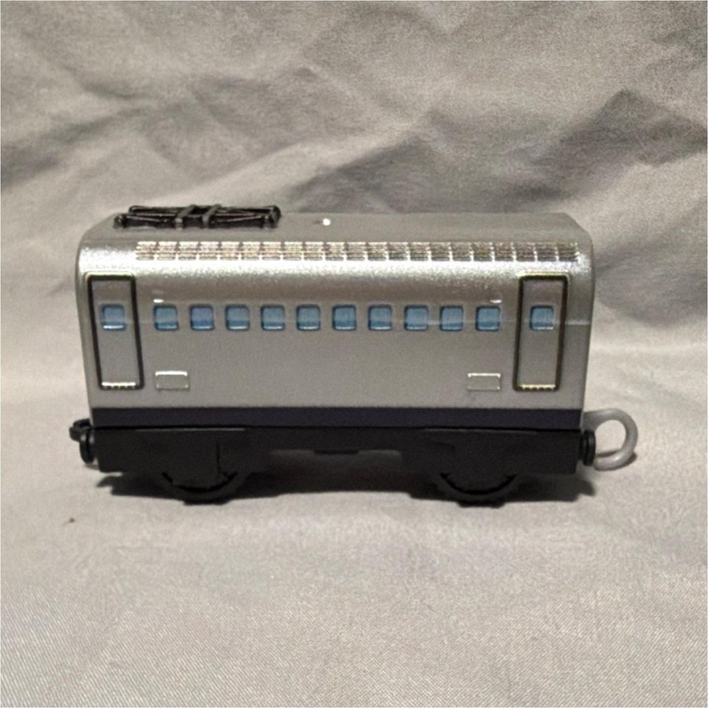Takara Tomy N Gauge Silver Passenger Car Model Train Plastic 2019 Thomas